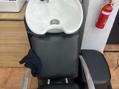 profitable-established-barber-shop-prime-location-3