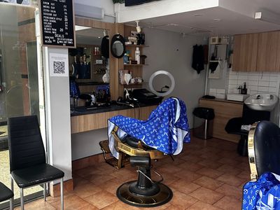 profitable-established-barber-shop-prime-location-2
