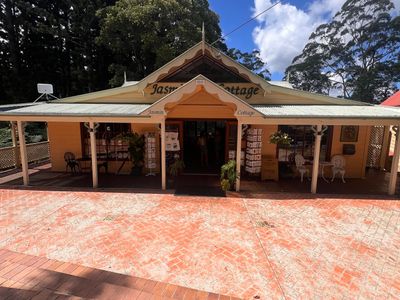 the-candle-quill-bookshop-6