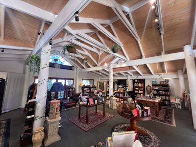 the-candle-quill-bookshop-4