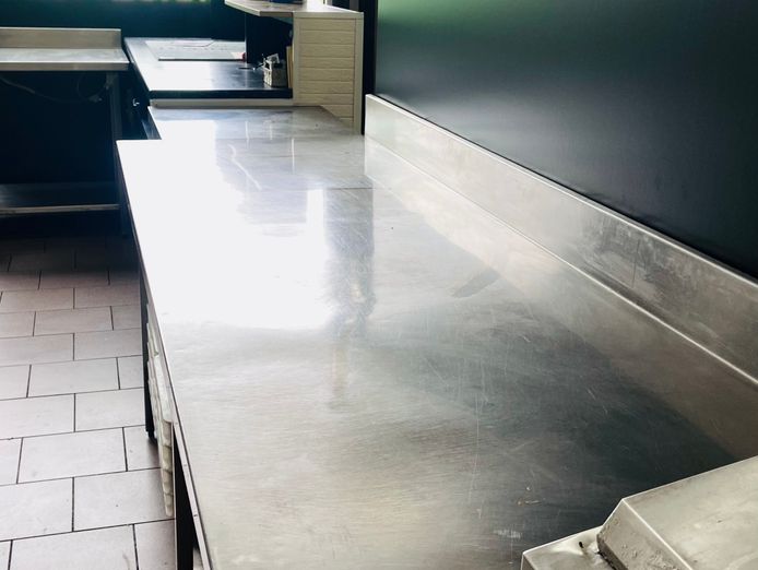 fully-equipped-commercial-kitchen-airport-west-walk-in-start-70k-ono-3