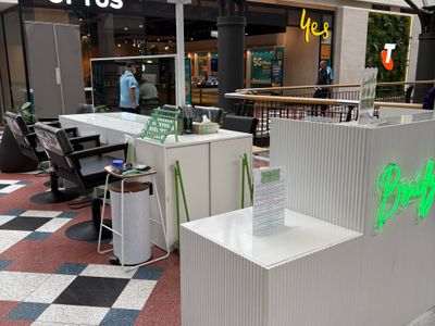 hair-braiding-shop-2