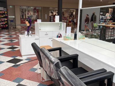 hair-braiding-shop-1