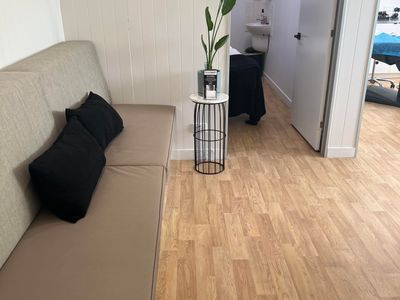 scalp-micropigmentation-clinic-cosmetic-tattoo-est-2015-inner-brisbane-6