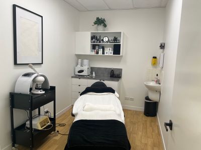 scalp-micropigmentation-clinic-cosmetic-tattoo-est-2015-inner-brisbane-3