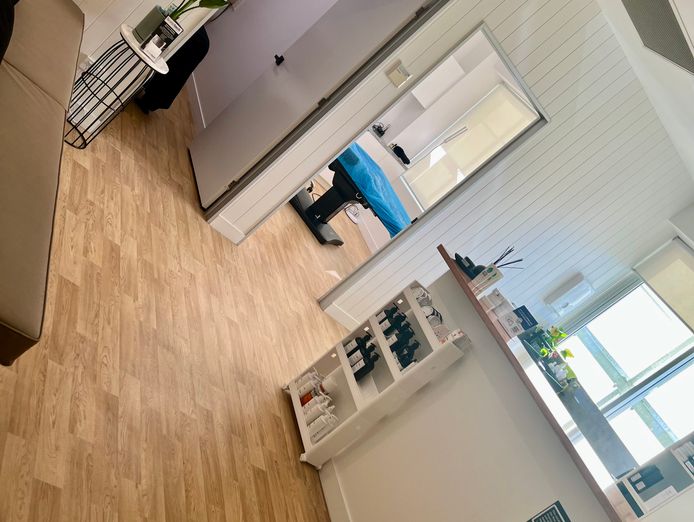 scalp-micropigmentation-clinic-cosmetic-tattoo-est-2015-inner-brisbane-1