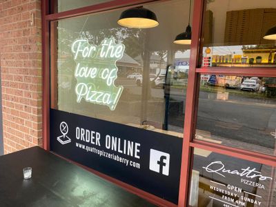 quattro-pizzeria-berrys-local-favourite-since-2018-1