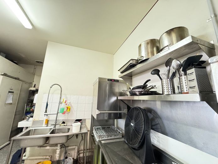 5-day-industrial-cafe-gold-coast-simple-owner-operator-opportunity-2