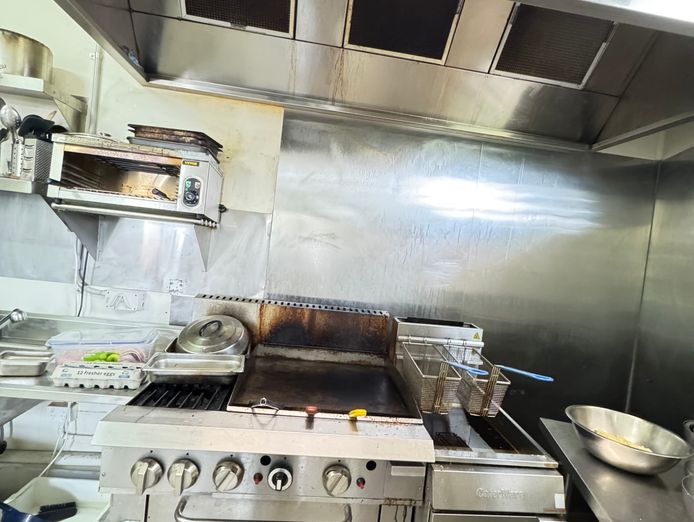 5-day-industrial-cafe-gold-coast-simple-owner-operator-opportunity-3