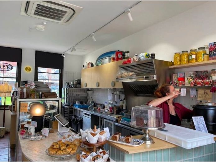central-fremantle-cafe-for-sale-4