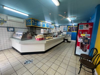 fish-and-chips-and-hamburgers-2