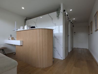 beauty-salon-2br-apartment-live-work-opportunity-0