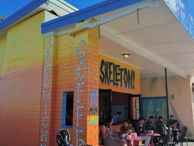 iconic-central-coast-sandwich-shop-4-9-turn-key-opportunity-0