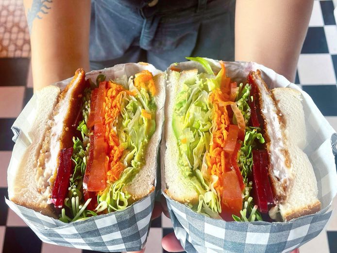 iconic-central-coast-sandwich-shop-4-9-turn-key-opportunity-1