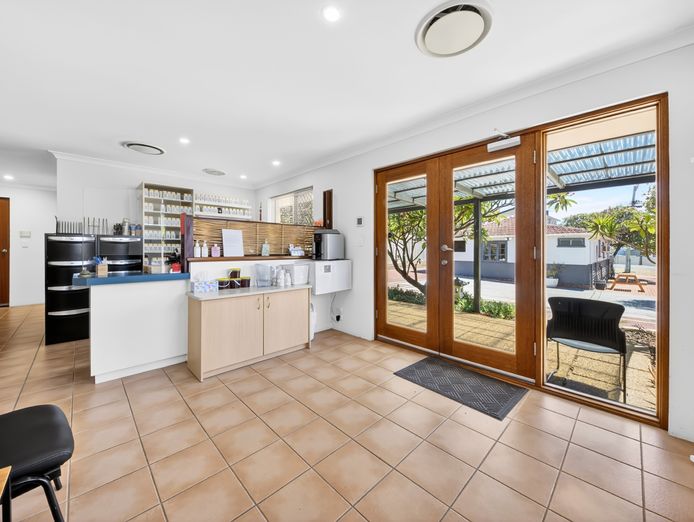 long-established-and-successful-acupuncture-and-chinese-medicine-practice-9