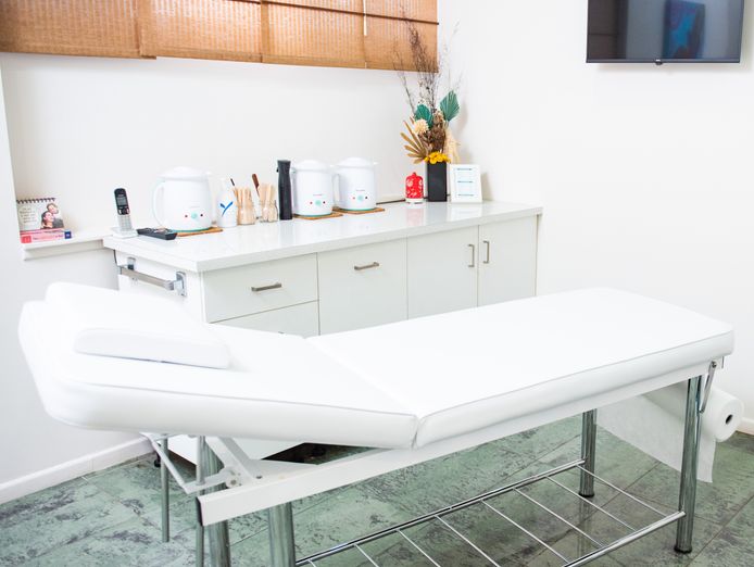 waxing-and-tanning-salon-0