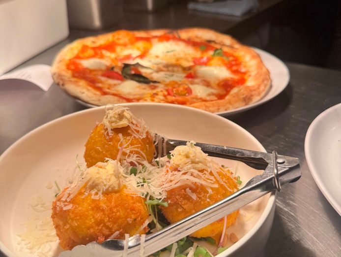 premium-italian-restaurant-pizzeria-tightly-held-upper-north-shore-location-2