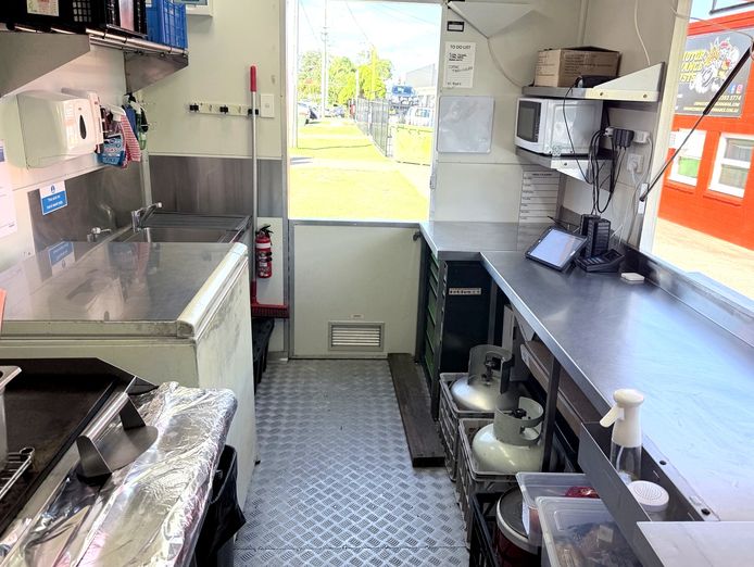2022-turnkey-food-trailer-fully-equipped-and-ready-to-trade-1