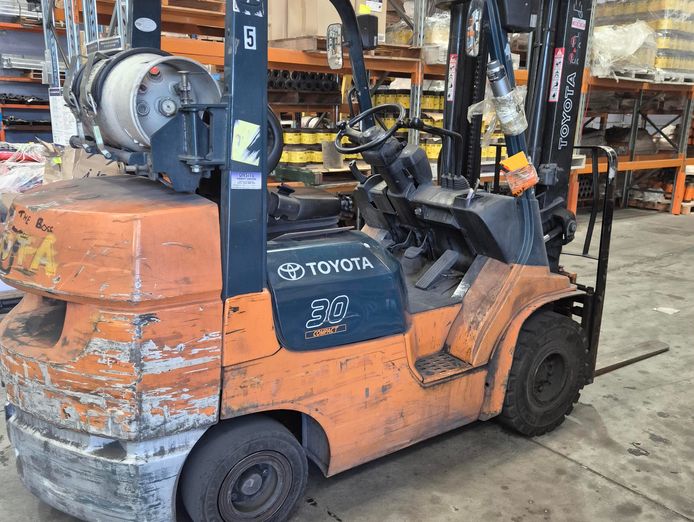 established-forklift-services-business-4