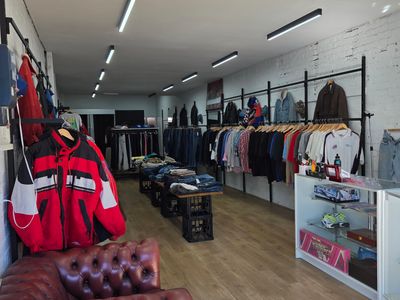 vintage-clothings-store-in-heart-of-fitzroy-melbourne-4
