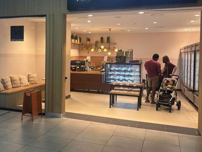 turnkey-cafe-retail-site-100k-high-spec-fit-out-open-to-negotiation-2