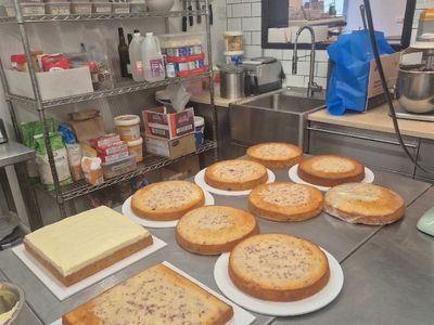 boutique-cake-cafe-380k-revenue-low-rent-profitable-5