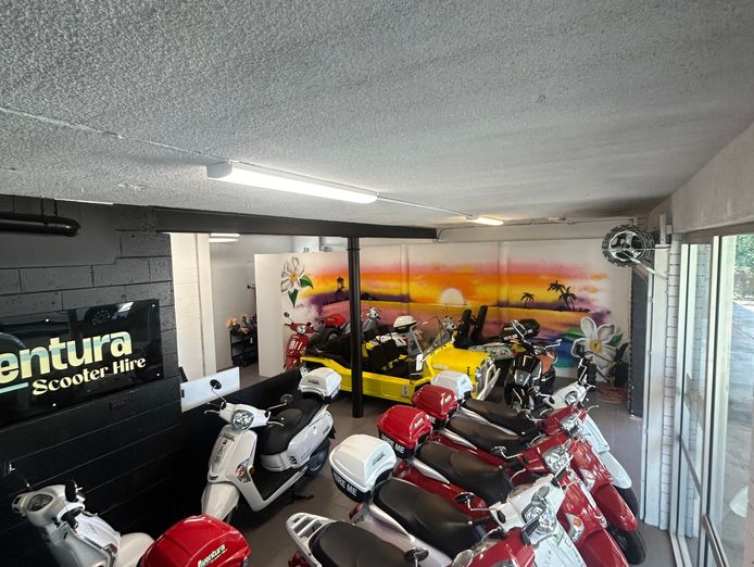 noosa-scooter-and-mini-moke-hire-aventura-hire-4