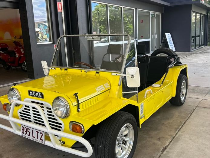 noosa-scooter-and-mini-moke-hire-aventura-hire-0