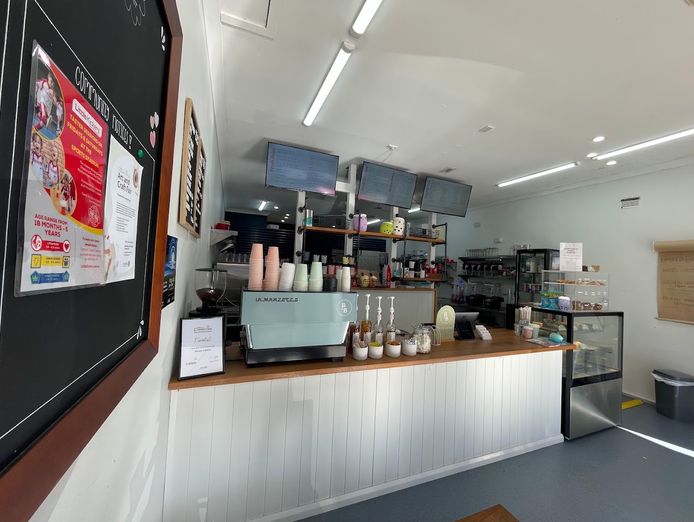 established-bubble-tea-coffee-juice-bar-140k-sav-1