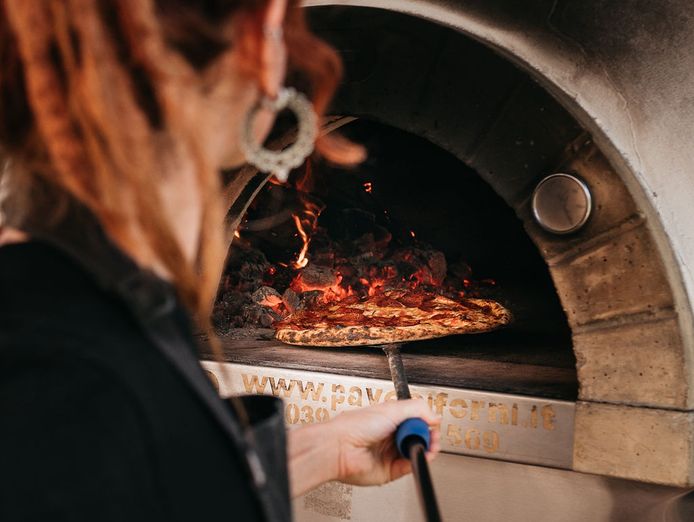 woodfired-pizza-business-trailer-for-sale-9