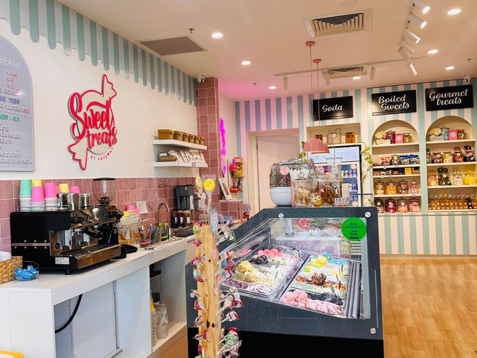 beautifully-presented-gelato-coffee-confectionery-gateway-leopold-2