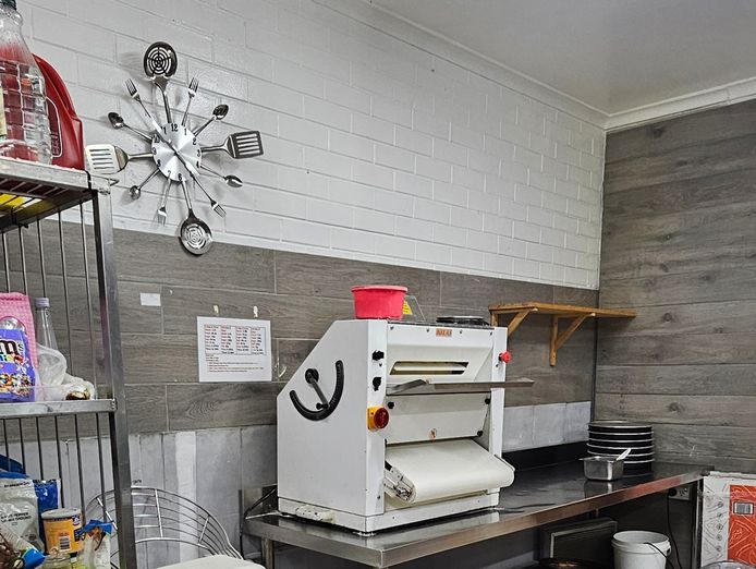 pizza-and-kebab-shop-urgent-sale-1