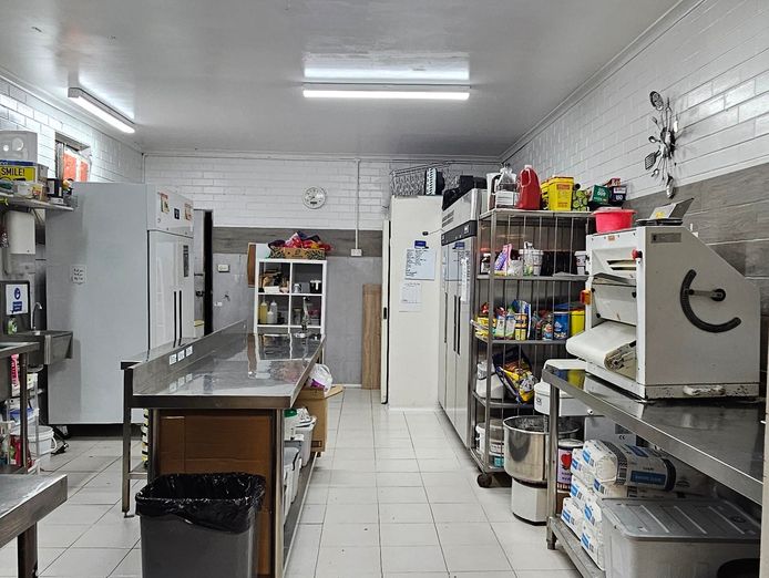 pizza-and-kebab-shop-urgent-sale-2