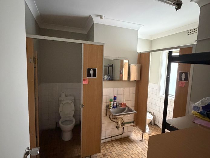 cbd-retail-opportunity-bubble-tea-coffee-motivated-vendor-near-chinatown-4