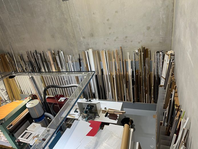 profitable-custom-picture-framing-retail-maufacturing-business-est-32-years-1