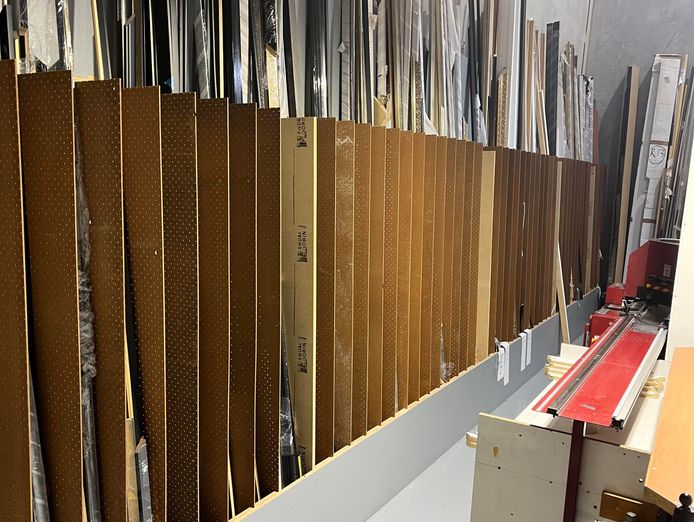 profitable-custom-picture-framing-retail-maufacturing-business-est-32-years-4