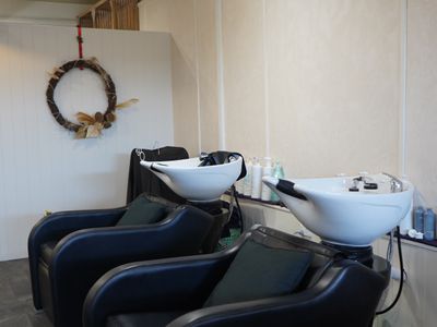 australias-most-easterly-hair-salon-prime-marina-location-turnkey-business-1