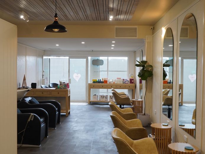 australias-most-easterly-hair-salon-prime-marina-location-turnkey-business-2