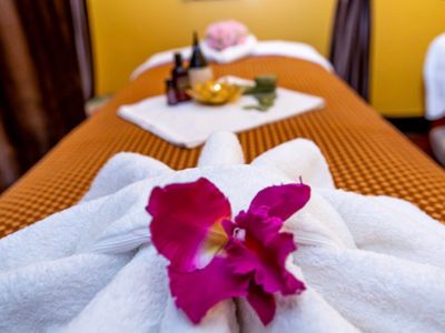thai-massage-shop-sale-2