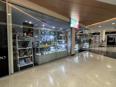 looking-for-a-new-owner-for-helensvale-mobile-phone-shop-5
