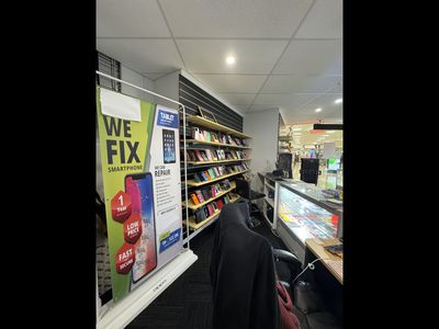 looking-for-a-new-owner-for-helensvale-mobile-phone-shop-3