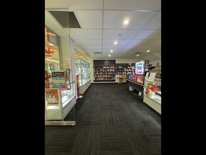 looking-for-a-new-owner-for-helensvale-mobile-phone-shop-6