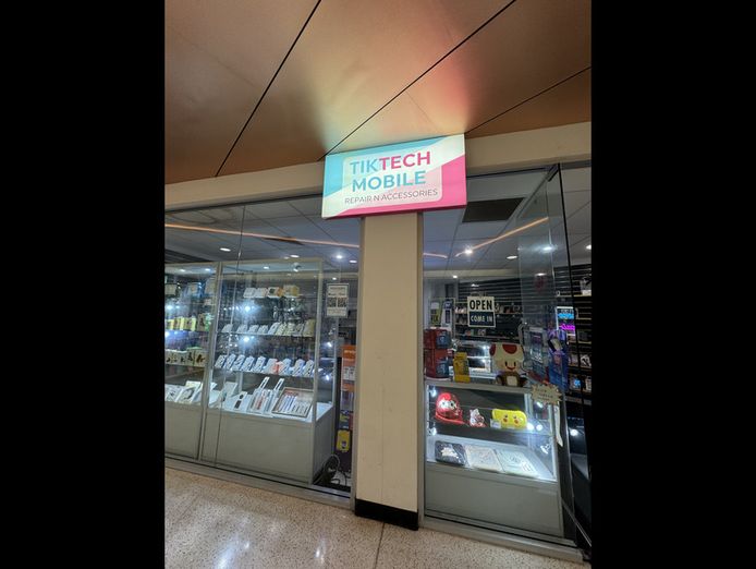 looking-for-a-new-owner-for-helensvale-mobile-phone-shop-1
