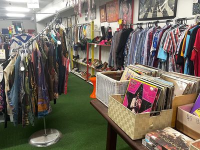 highly-profitable-new-amp-retro-retailer-business-for-sale-wollongong-3
