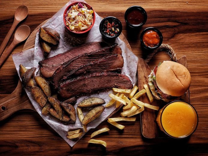 iconic-licensed-eatery-under-management-wollongong-1