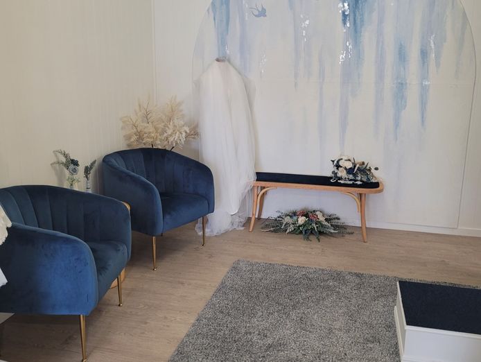 bridal-boutique-for-sale-preloved-and-new-store-5