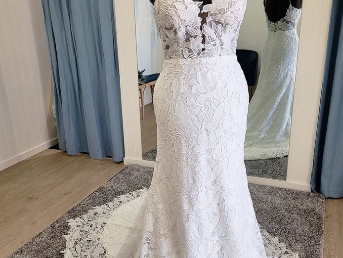 bridal-boutique-for-sale-preloved-and-new-store-3