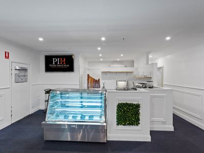 lama-lounge-turnkey-family-cafe-restaurant-for-sale-in-cowes-phillip-island-6