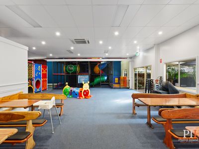 lama-lounge-turnkey-family-cafe-restaurant-for-sale-in-cowes-phillip-island-4