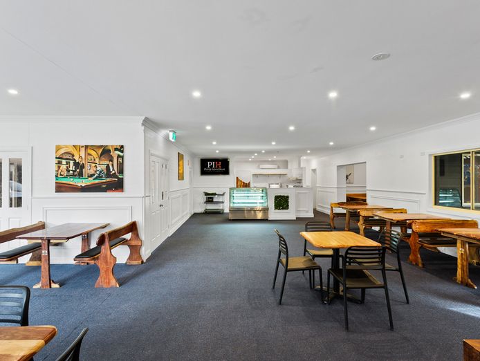 lama-lounge-turnkey-family-cafe-restaurant-for-sale-in-cowes-phillip-island-0